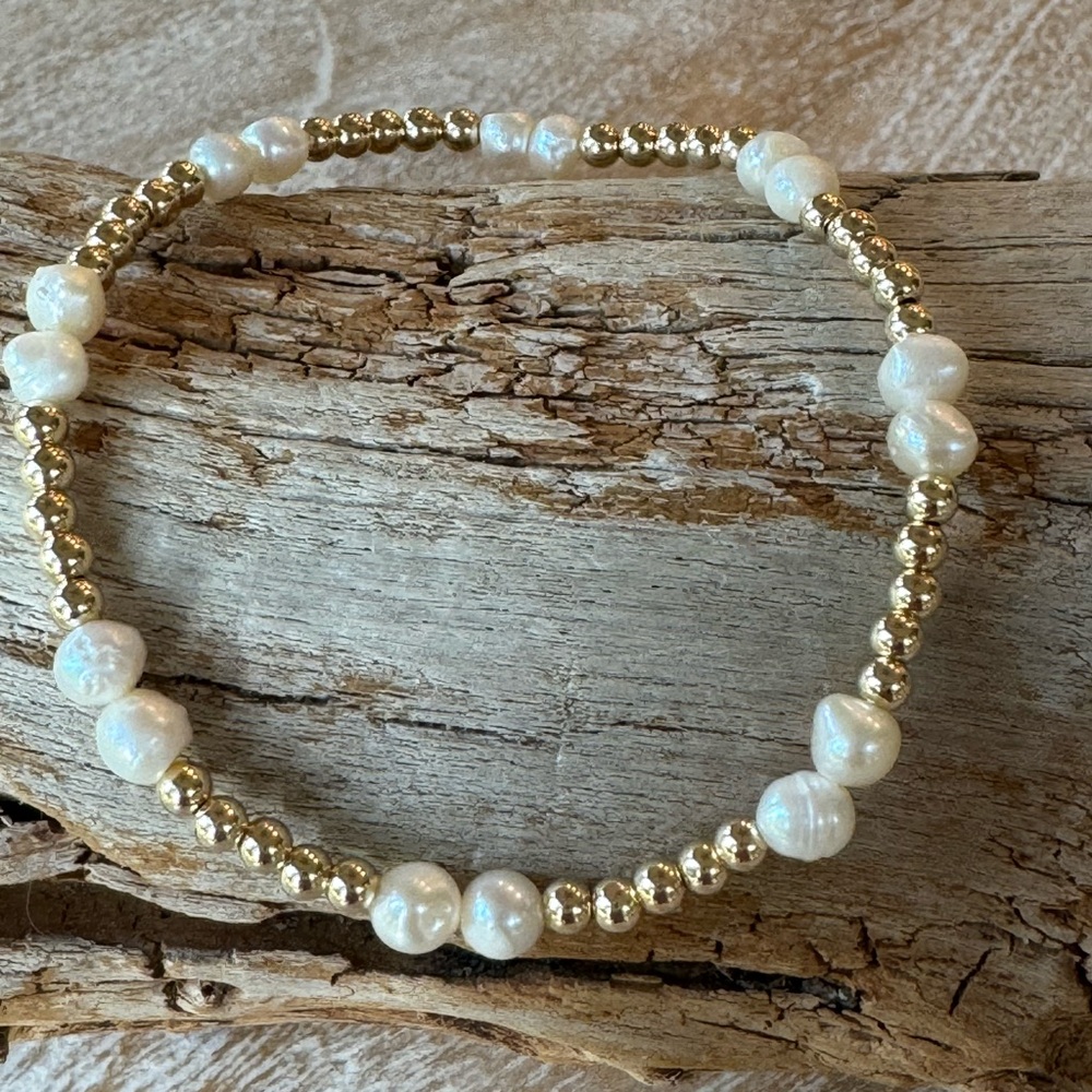 Pearl - Handmade 14k gold filled bead + freshwater pearl stretch bracelet